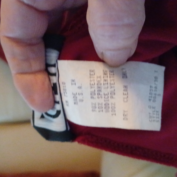 VINTAGE RED VELVET DRESS - Picture 16 of 17